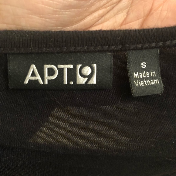 Scoop-Neck, Lace-Sleeve Top - Picture 4 of 7